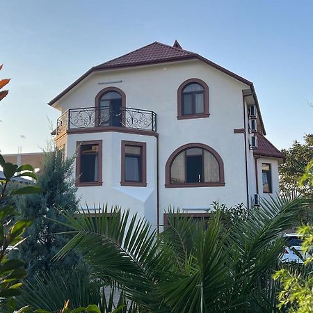 Villa Mariana Batoemi Buitenkant foto