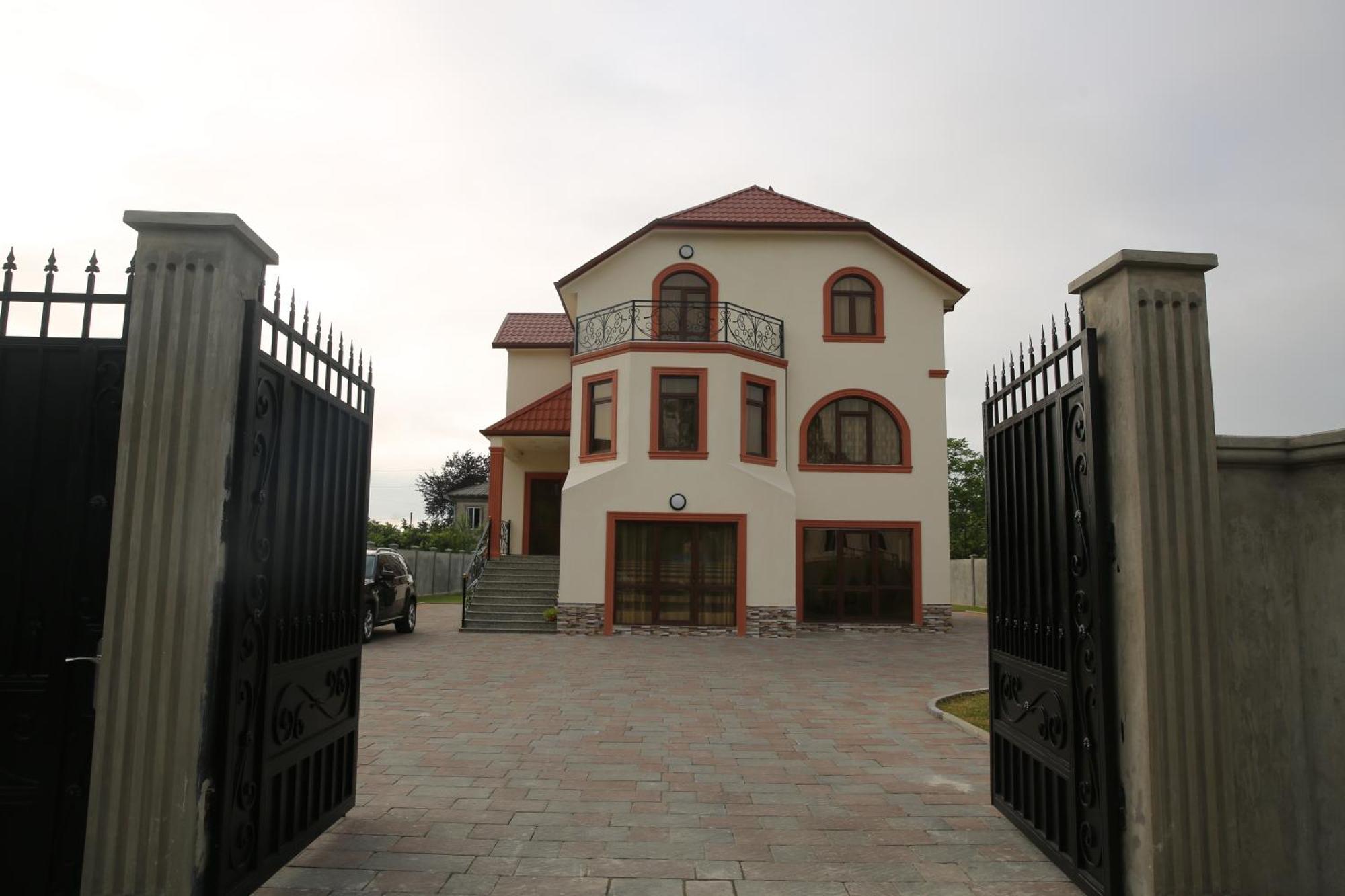 Villa Mariana Batoemi Buitenkant foto