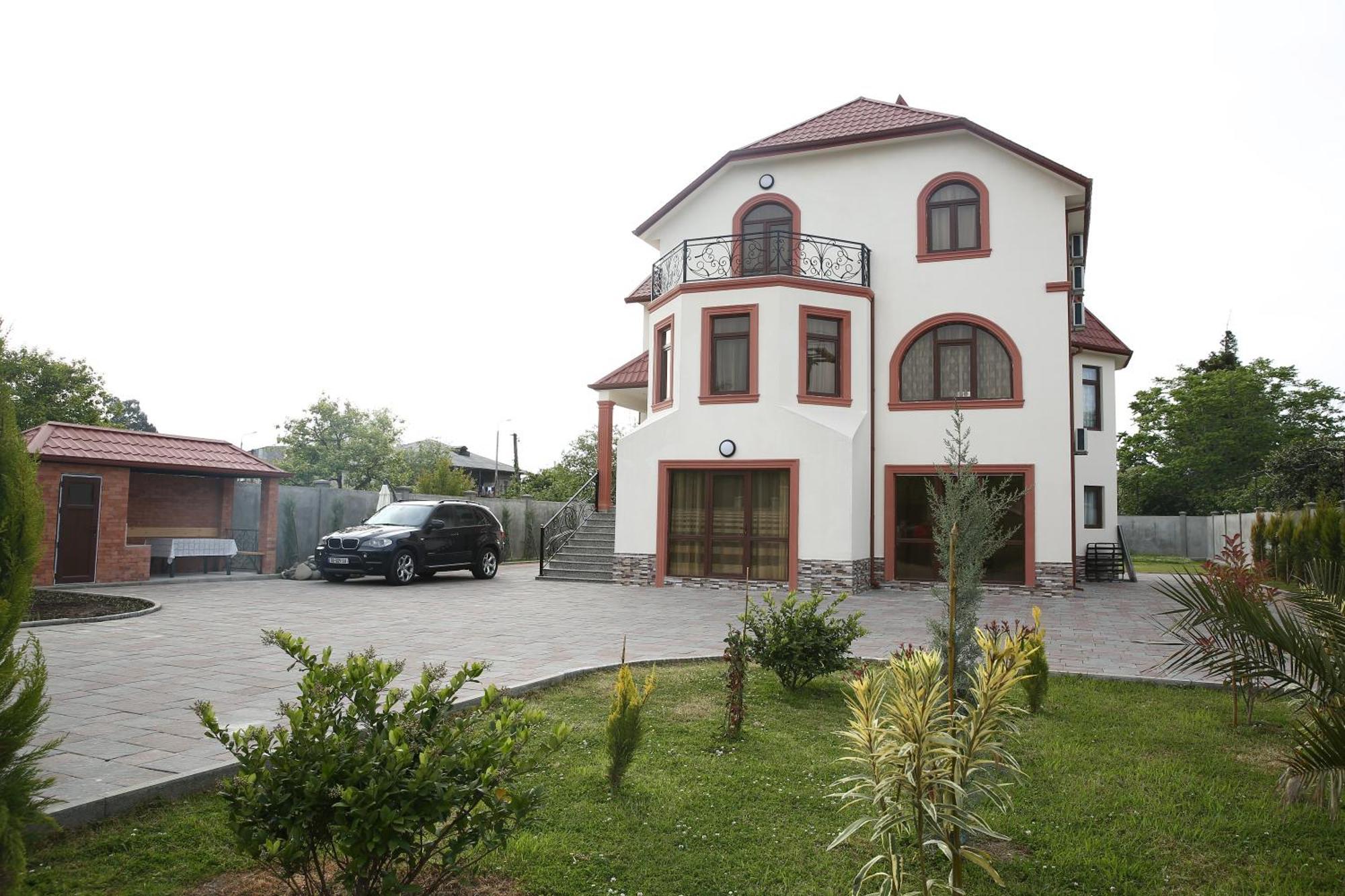 Villa Mariana Batoemi Buitenkant foto