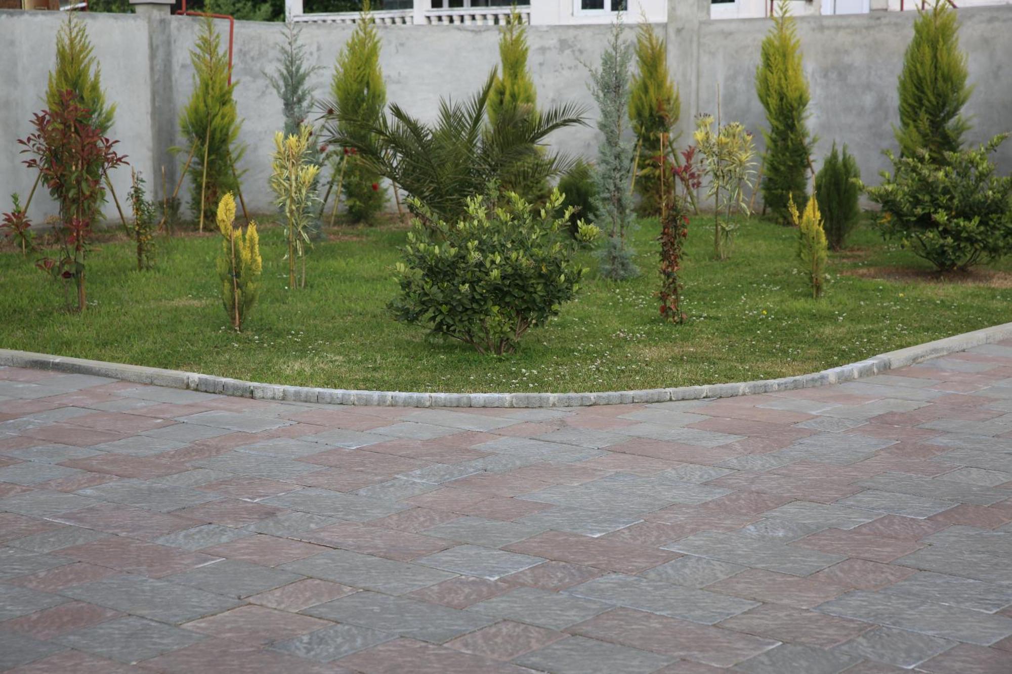 Villa Mariana Batoemi Buitenkant foto