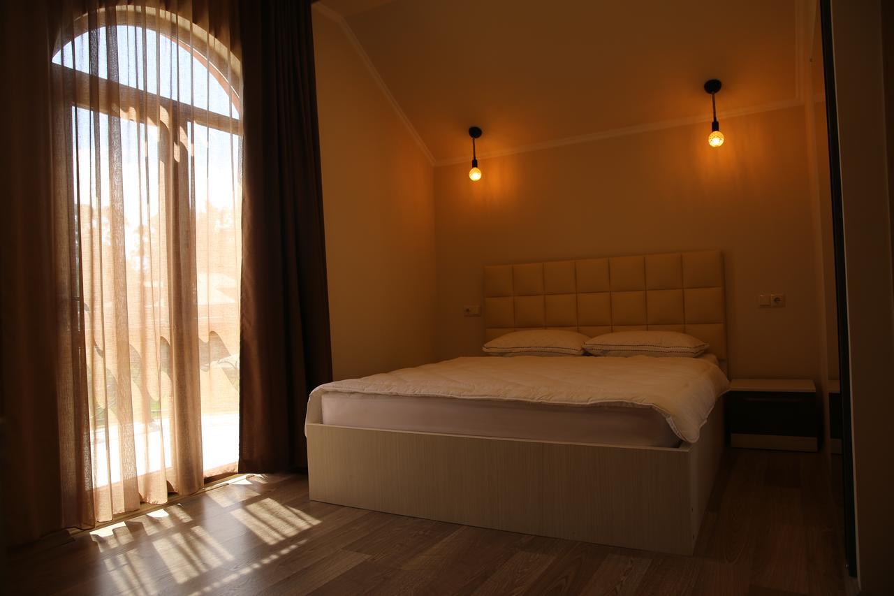 Villa Mariana Batoemi Buitenkant foto